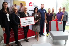 W dzień fotel, w noc łóżko. Cenne wsparcie dla rodziców małych pacjentów, to dar od fundacji - foto