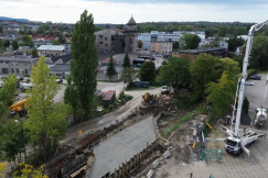 Wylali ustrój nośny nowego obiektu mostowego. Jak dobrze pójdzie za miesiąc koniec prac - foto