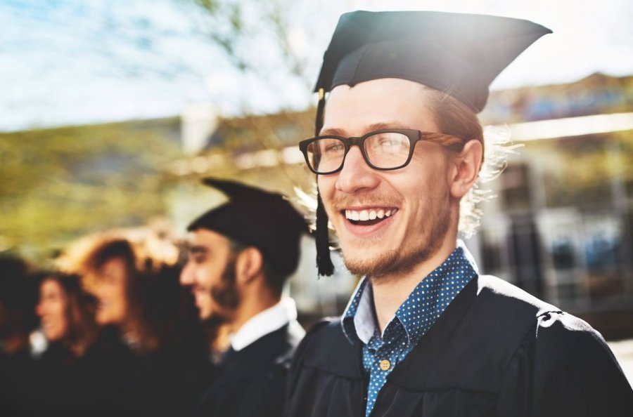 Najlepsze studia licencjackie 2026 - popularny kierunek czy wysokie zarobki? Co mówią dane?