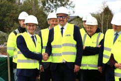 Wiceminister sprawdzał budowę mieszkań na bielskim osiedlu. „Nie gadamy, robimy” - foto