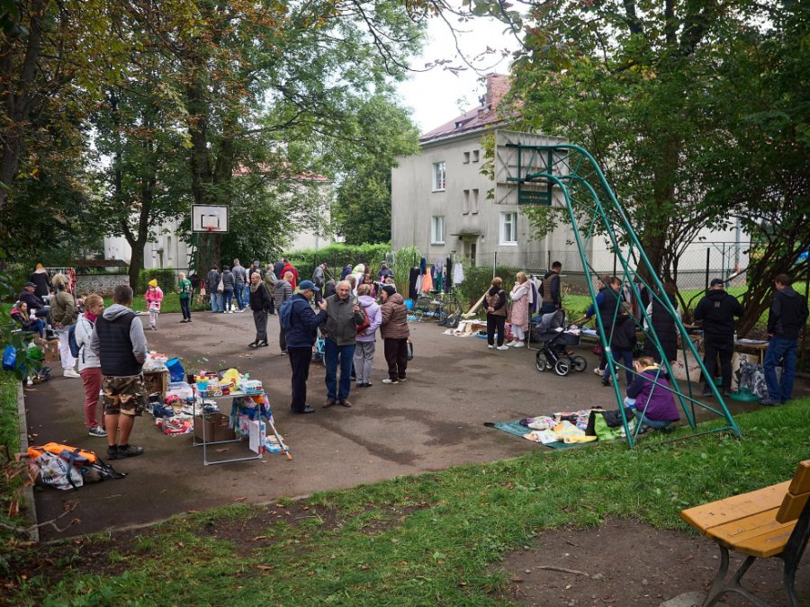 Przewietrz piwnice i strychy. Jutro na Piastowskim odbędzie się wyprzedaż garażowa - foto