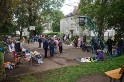 Przewietrz piwnice i strychy. Jutro na Piastowskim odbędzie się wyprzedaż garażowa - foto