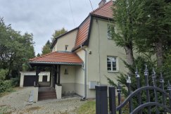 Dekadę temu był w złym stanie. Najpierw go wyremontowali, a teraz dostali w drodze darowizny - foto