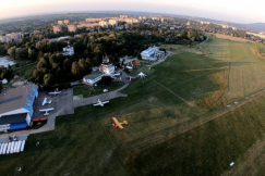 Wyburzone zakłady z nową funkcją? Chcą dopuścić zabudowę mieszkaniową obok lotniska - foto