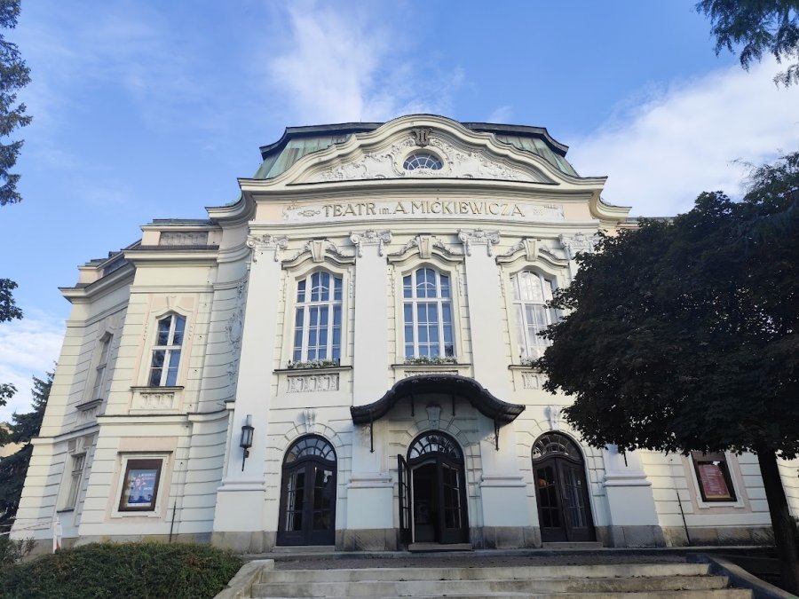 Teatr, który nie zna granic. Jubileuszowa edycja wyjątkowego święta sztuki, która zaciera granice