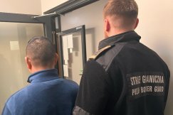 Drwił sobie z polskiego prawa. Wczoraj zatrzymany, dziś pod konwojem trafił na granicę - foto