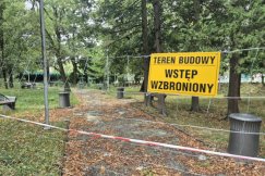 Od miesięcy to miejsce to niedokończony plac budowy. Kto dokończy pechową rewitalizację? - foto