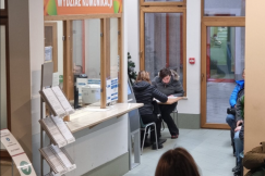 Koniec z wizytami w urzędzie. Samochód zarejestrujesz przez aplikację, a tablice dostaniesz pocztą