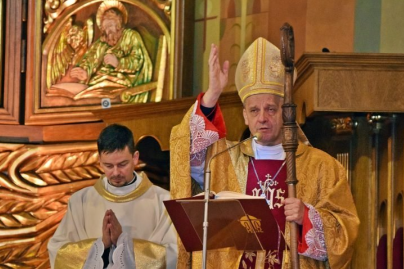 Były proboszcz wydał oświadczenie i ujawnił powody odwołania. Poszło o pieniądze z intencji mszalnych