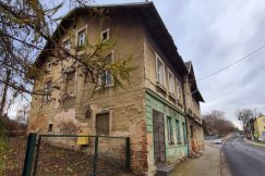 Miasto chce pozbyć się problemu. Remont byłby zbyt drogi, więc kamienica trafiła na sprzedaż - foto