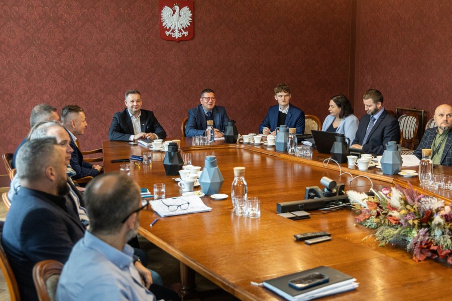 Przebudowa mostów czy suchy polder? Zaprezentowali warianty, które znane są od miesięcy - foto