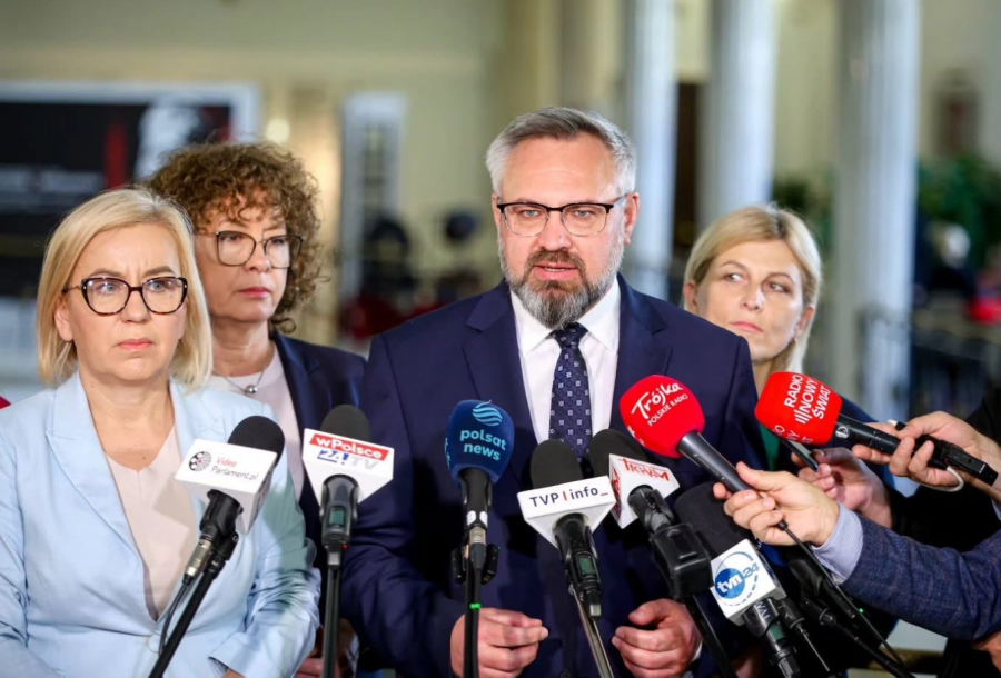 Chcą maksymalnie trzech kadencji dla posłów. Rekordzista z okręgu bielskiego jest posłem ćwierć wieku - foto