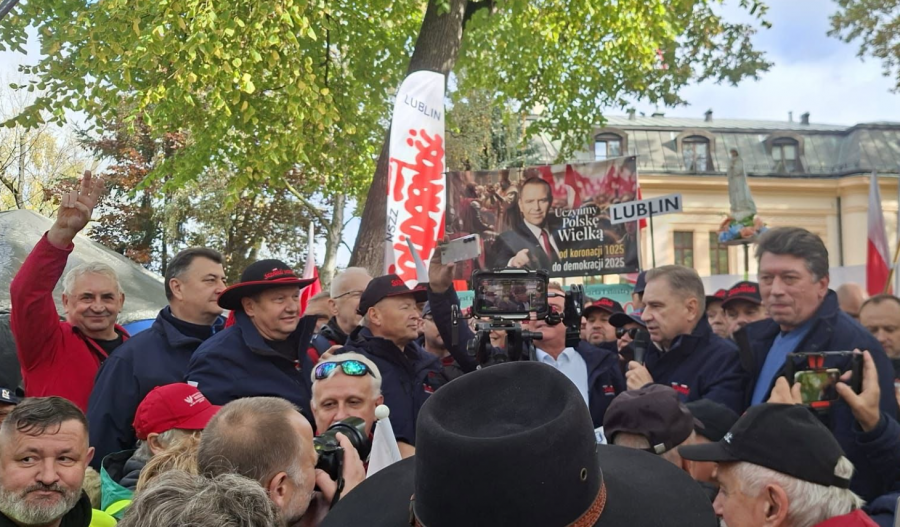 Jutro z samego rana autokarami ruszają do Warszawy. „To, co robi rząd, woła o pomstę do nieba” - foto