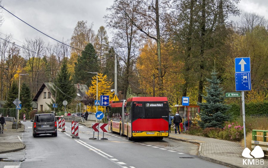 Jeden kierunek przy największym bielskim cmentarzu. Przystanki w tymczasowych lokalizacjach - foto