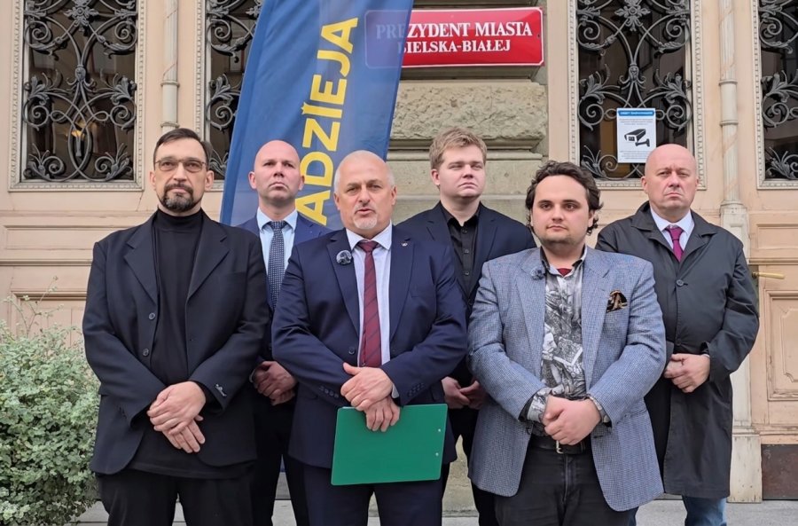 Krytykowali podwyżkę podatków i zadłużenie. O blisko pół miliarda zaniżyli dług Bielska-Białej - foto