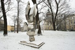 ?Akrobata?/park obok ratusza