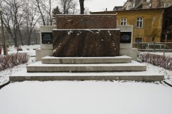 Pomnik ku czci Konfederatów Barskich/plac Ratuszowy