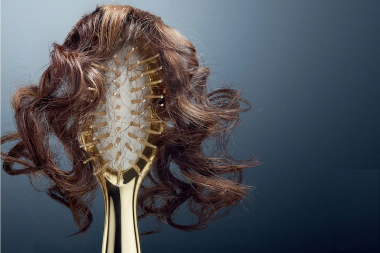 Wypadanie włosów – pokonaj je z naszym kompendium wiedzy - Bielsko-Biała