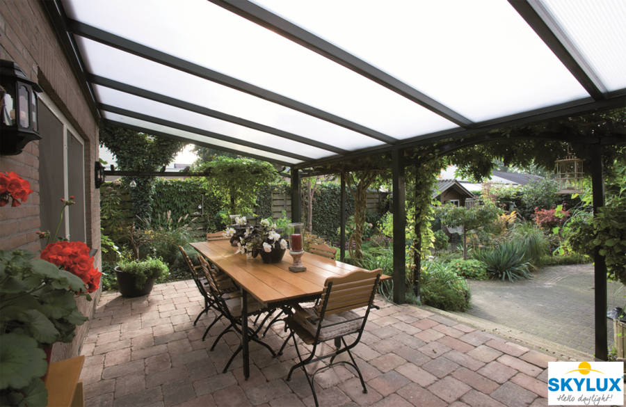 Pergola do ogrodu – drewno czy aluminium?