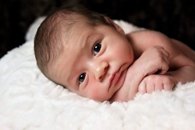 Sapka u noworodka – przyczyny, objawy, zapobieganie i leczenie
