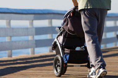 Wózek trójkołowy do biegania dla osób niepełnosprawnych - dlaczego warto się na niego zdecydować?