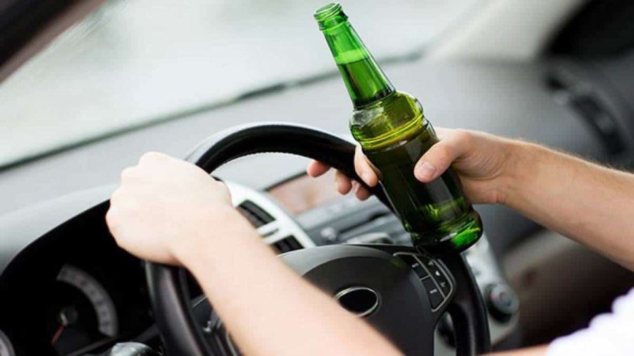 Stracisz samochód, prawo jazdy, a być może trafisz do więzienia Prawne konsekwencje jazdy po alkoholu