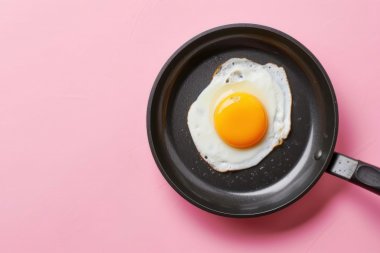 Patelnie nieprzywierające – na co zwrócić uwagę przy zakupie?