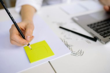 Akcesoria biurowe, które usprawnią pracę Twojego biura
