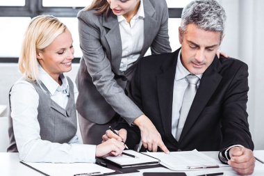 W jaki sposób analiza finansowa firmy wpływa na planowanie strategii?