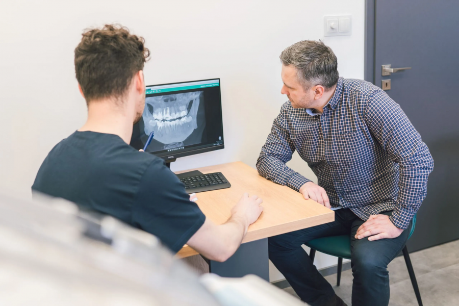 Piękny i zdrowy uśmiech dzięki implantom w Dentify