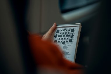 Dlaczego rozwiązywanie krzyżówek to wartościowe hobby?