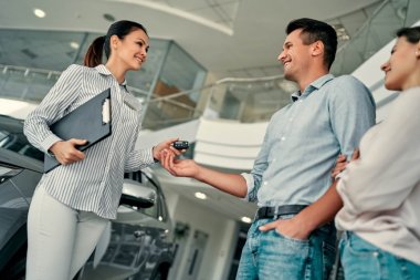 Wyjaśniamy jak działa leasing