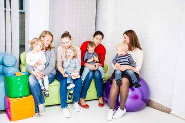 Czym jest dzienny punkt opieki nad dziećmi i jakie spełnia funkcje?
