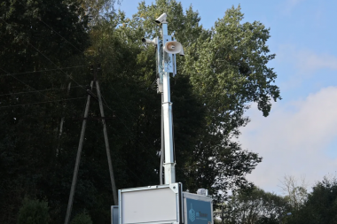 Aluminium vs stal ocynkowana - Kompleksowe porównanie mobilnych masztów teleskopowych na polskim rynku