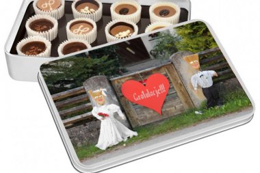 Oryginalny pomysł na prezent ślubny – personalizowane czekoladki