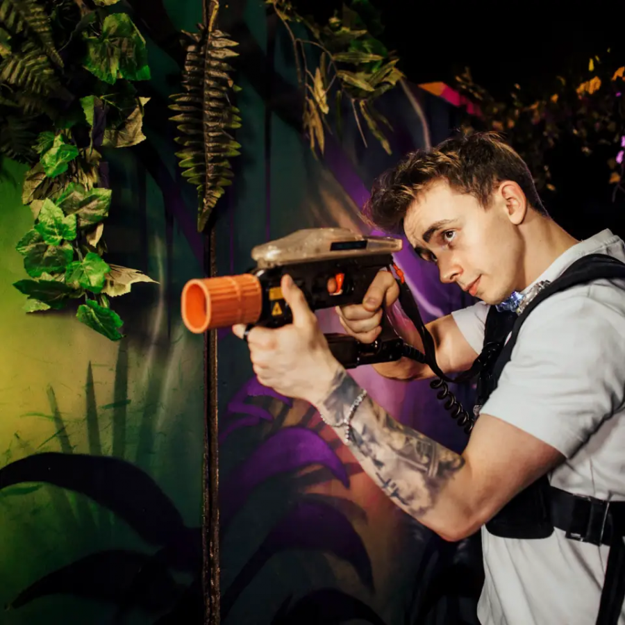 Paintball laserowy w Arcade Bee – emocje, rywalizacja i świetna zabawa!