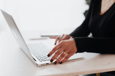 Jak budować zaufanie do firmy w internecie? 3 sposoby