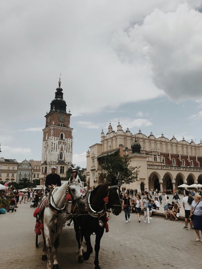 Abonament parkingowy w Krakowie - dlaczego się opłaca?