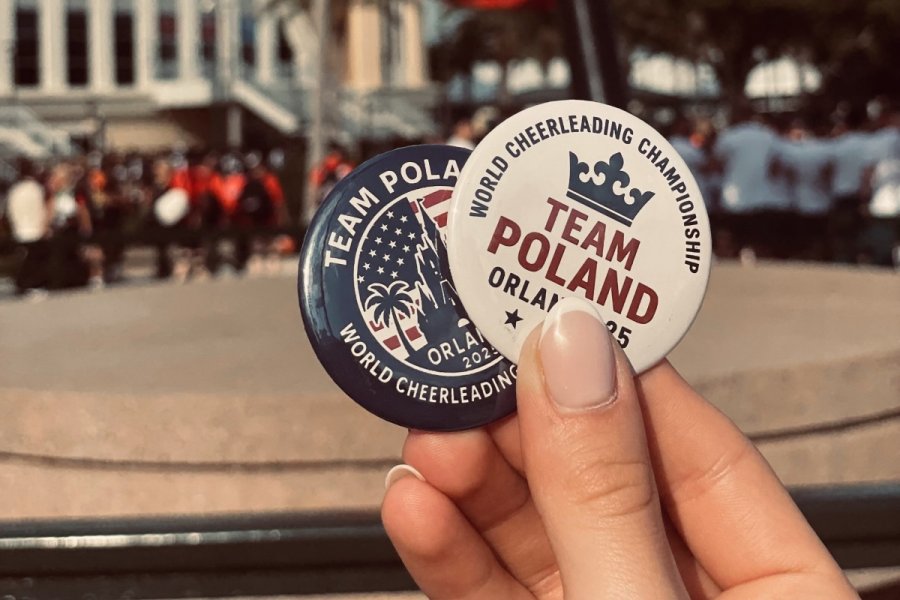 Przypinki i ich momenty – od festiwalu po reklamę