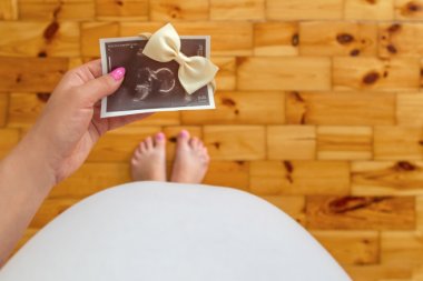 Rozwój zmysłów u płodu – kiedy dziecko zaczyna słyszeć i rozpoznawać smaki?