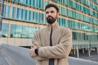 Jak wybrać polary z nadrukiem dla pracowników? Poradnik
