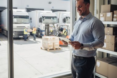 Koszty logistyki – co się zmienia dla firm zamawiających transport?