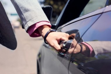 Poradnik: Jak skutecznie otwierać samochody awaryjnie w Katowicach