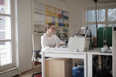 Sprawdź, gdzie i w jakich branżach najłatwiej dziś znaleźć pracę w Polsce?