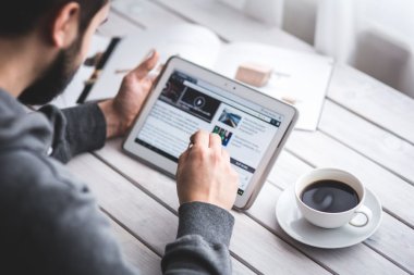 Jaki czytnik e-book wybrać w 2026 roku? Kompletny poradnik zakupowy