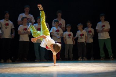 YOUCANDOIT Dance Studio — szkoła tańca z Katowic, która uczy hip hopu, dancehallu i high heels od 2009 roku