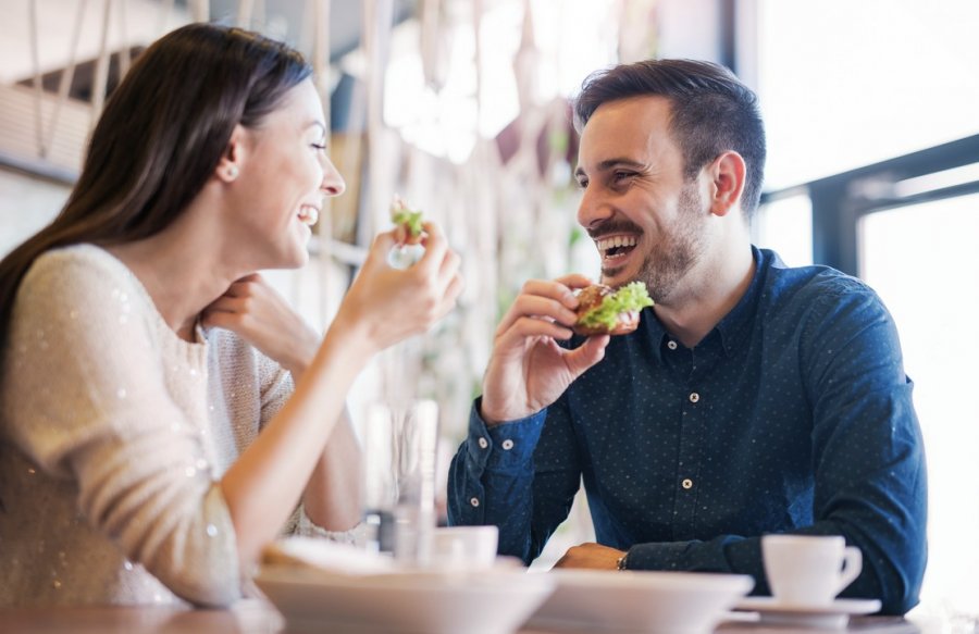 Kolacja we dwoje bez stresu: jak wybrać najlepsze bistro na wieczór?