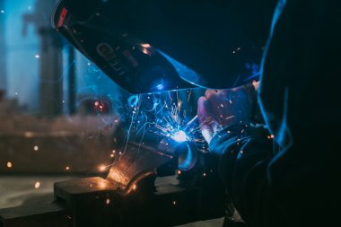 Kurs spawania – metody, poziomy i uprawnienia krok po kroku