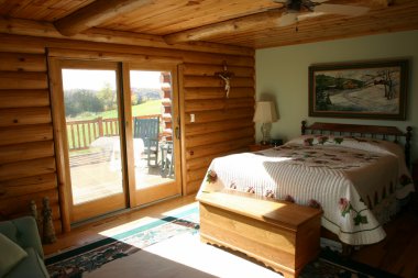 Łóżka drewniane – czy lepsze od tych produkowanych masowo?