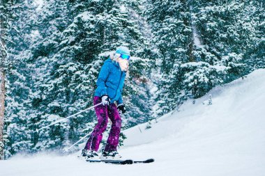 Jak wybrać solidne spodnie narciarskie na każdą kieszeń?